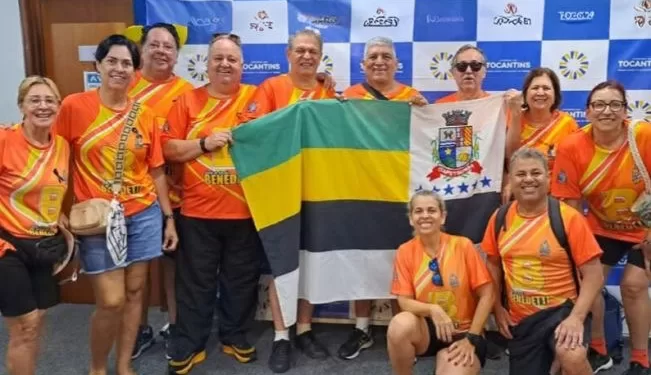 Atletas do voleibol adaptado de Itapetininga, na categoria 58+. (Divulgação)