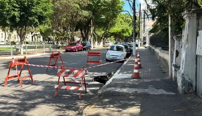 Defesa Civil interdita preventivamente trecho da Avenida Peixoto Gomide