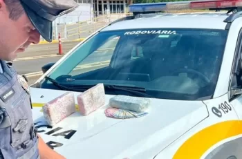 A droga apreendida foi imediatamente apresentada no Plantão de Polícia Judiciária de Itapetininga, onde o caso está sendo formalizado.