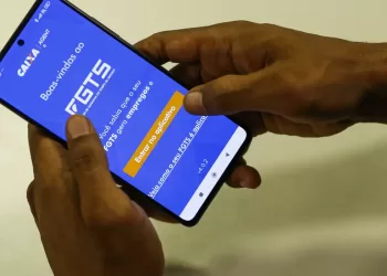 O saque-aniversário foi instituído em 2020 conforme estabeleceu a Lei Federal 13.932/2019. A modalidade permite que o trabalhador retire parte do saldo de sua conta no fundo anualmente, no mês do seu aniversário. (José Cruz/Agência Brasil/Arquivo)