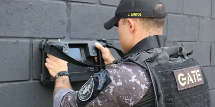 Xaver 400 consegue detectar sinais de vida de pessoas por ondas de rádio quando a equipe não tem visão do ponto crítico da ocorrência. Foto: Divulgação/Governo de SP.