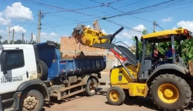 O objetivo do Mutirão é prevenir e combater a proliferação de possíveis focos do mosquito da dengue e de outros vetores e conscientizar os moradores sobre o descarte correto de materiais que possam acumular água. (Divulgação)