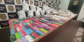 Polícia Civil deflagra operação e apreende acessórios falsificados da Apple no comércio de Itapetininga