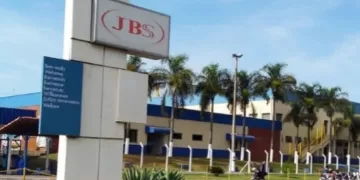 A JBS é uma empresa multinacional brasileira que atua na produção de alimentos, couros, e outros produtos. (Divulgação)