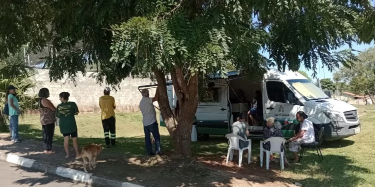 O objetivo principal do CRAS Itinerante é auxiliar e orientar cidadãos de bairros distantes do centro a respeito de serviços sociais. (Divulgação)
