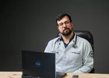 O professor e psiquiatra Loran Robillard de Marigny discute a influência do autismo na infância e na vida adulta, destacando como um acompanhamento adequado pode elevar a qualidade de vida. (Divulgação)