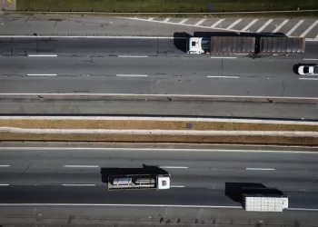 Concessão abrange trechos das rodovias Raposo Tavares (SP-270), Castello Branco (SP-075, foto) e Rodovia Celso Charuri, entre outras. (Divulgação)