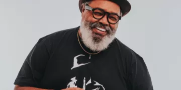 Jorge Aragão se apresenta em Itapetininga. (Divulgação)