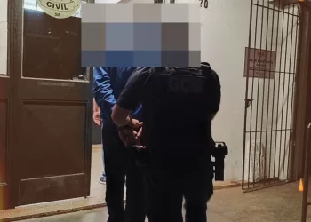 O procurado foi conduzido ao Plantão Policial e permaneceu à disposição da Justiça. (Divulgação)