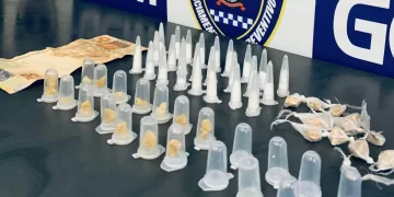 O suspeito e os materiais apreendidos foram levados ao Plantão Policial onde foi registrado Boletim de Ocorrência por Tráfico de Drogas. (Divulgação/Prefeitura de Itapetininga)