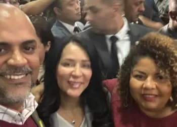 Prefeito João Paulo Carioca e a Primeira-Dama do Estado de São Paulo, Cristiane de Freitas e a Primeira-Dama de Alambari, Michele da Silva Pinto (Divulgação)