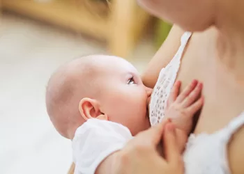 Considerado indispensável nos primeiros momentos de nossa existência, o Leite Materno é considerado a base da vida. (Divulgação)