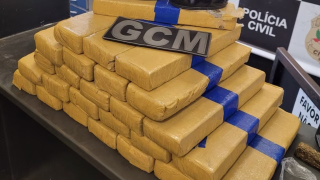 Na casa, foram localizados 26 tijolos de maconha. (Divulgação/Guarda Municipal de Itapetininga)