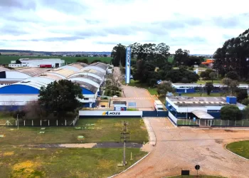 Atualmente, a unidade da Moura em Itapetininga produz cerca de 80 mil baterias por mês. (Cidade Itapetininga)