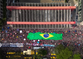 Ato contra a anistia e PEC da Blindagem reúne multidão na Avenida Paulista. (Bruno Minnemann/Mídia Ninja)