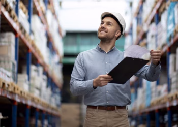 Um dos diferenciais do programa é o acompanhamento individualizado de um bolsista especialista em inovação para fazer o diagnóstico da empresa, orientar e apoiar a implantação de melhorias no negócio durante um período de seis meses. (Divulgação)