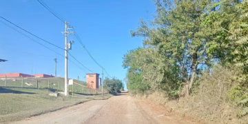 A Prefeitura de Itapetininga, por meio da secretaria de Serviços Públicos, realizou nesta semana o nivelamento em estrada do Distrito do Rechã. (Divulgação/Prefeitura de Itapetininga)