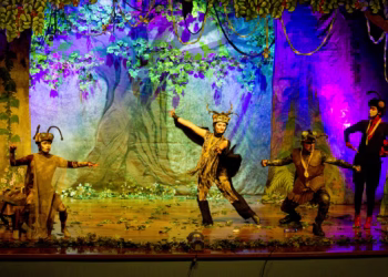 A Companhia de Teatro Sia Santa é uma associação cooperativista dirigida por Crispim Júnior e Jorge Fantini, com um quadro social de mais de 30 artistas cooperados. (Foto: Divulgação/Sia Santa)