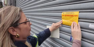 Interdição nesta quinta-feira aconteceu numa distribuidora no Jardim Maria Estela, na capital. (Divulgação)