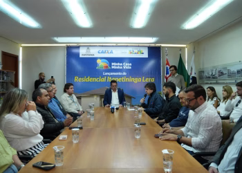 O Prefeito Jeferson Brun conduziu a coletiva de imprensa referente ao lançamento do Residencial Vida Nova Vila Serena da Pacaembu.