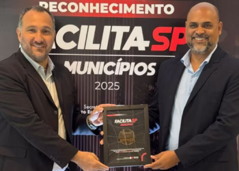 O prêmio foi recebido pelo Prefeito João Paulo Carioca. (Divulgação)