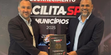 O prêmio foi recebido pelo Prefeito João Paulo Carioca. (Divulgação)