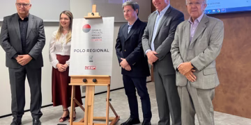 O evento contou com a presença do presidente em exercício do CIESP, Luiz Alberto Soares Souza; da secretária-geral da Câmara, Lilian Bertolani; do diretor titular do CIESP Sorocaba, Erly Domingues de Syllos. (Divulgação)