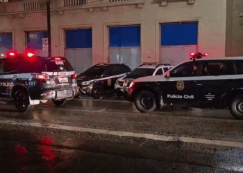 Coordenada pela Delegacia de Investigações sobre Entorpecentes (Dise) de Guarulhos, a ação conta com o apoio da Divisão de Operações Especiais (Dope), de todas as seccionais do Demacro e de forças policiais do AM, RJ e MG