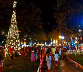 Todas as atividades são gratuitas e realizadas na Praça Peixoto Gomide, que conta ainda com barracas de artesanato e comidinhas, linda decoração de Natal, presépio e Casa do Papai Noel. (Divulgação)